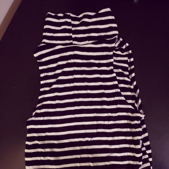 Turtle neck tank - Picture 2 of 2